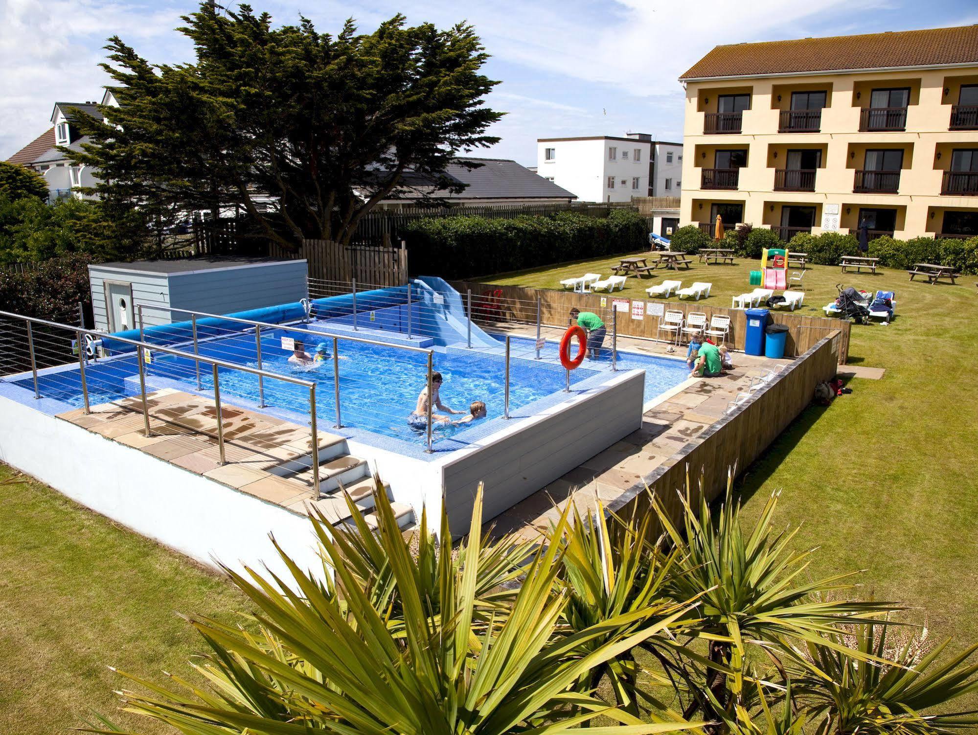 Seaspace Hotel *